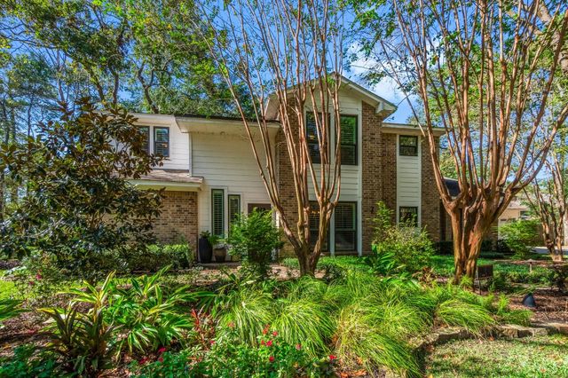 7 Elwood Hills Court, The Woodlands, TX 77381