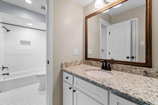7 Elwood Hills Court, The Woodlands, TX 77381