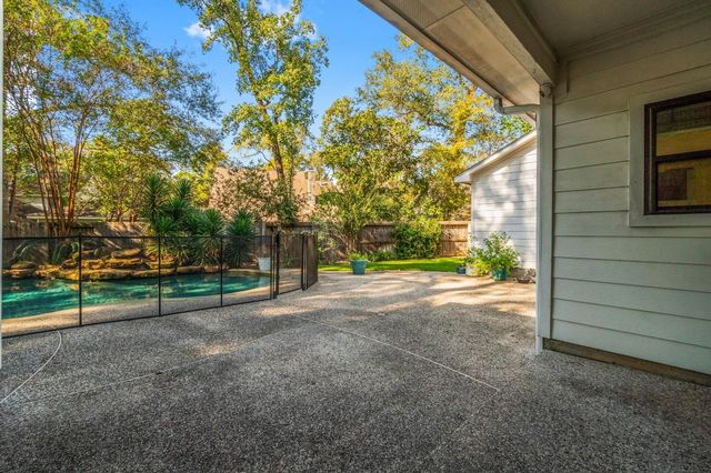 7 Elwood Hills Court, The Woodlands, TX 77381
