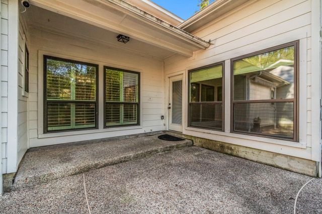 7 Elwood Hills Court, The Woodlands, TX 77381