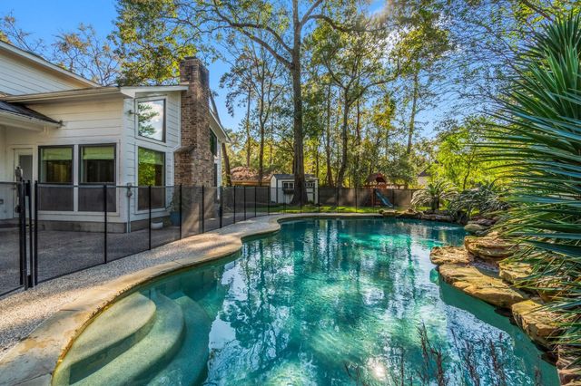 7 Elwood Hills Court, The Woodlands, TX 77381