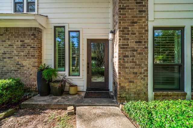 7 Elwood Hills Court, The Woodlands, TX 77381