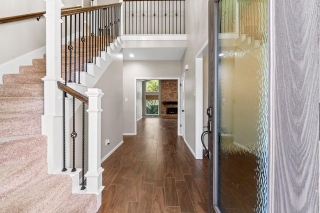 7 Elwood Hills Court, The Woodlands, TX 77381