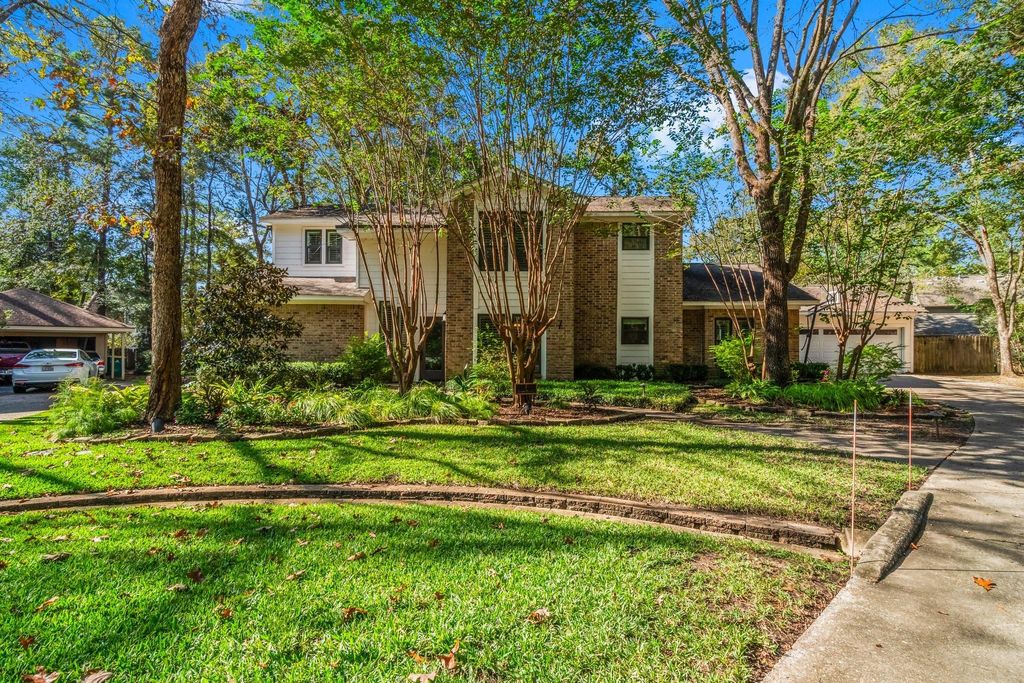 7 Elwood Hills Court, The Woodlands, TX 77381