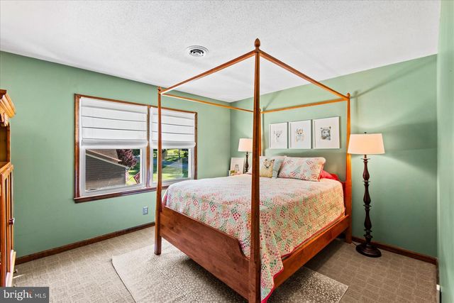2 GREENHAVEN CT, Stafford, VA 22554