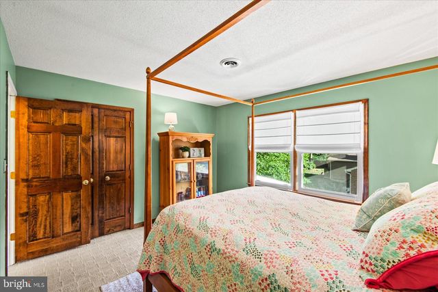 2 GREENHAVEN CT, Stafford, VA 22554
