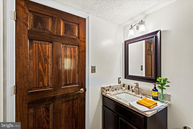 2 GREENHAVEN CT, Stafford, VA 22554