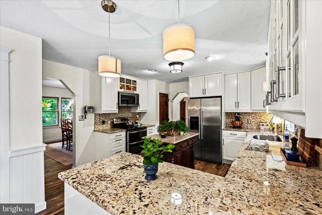 2 GREENHAVEN CT, Stafford, VA 22554