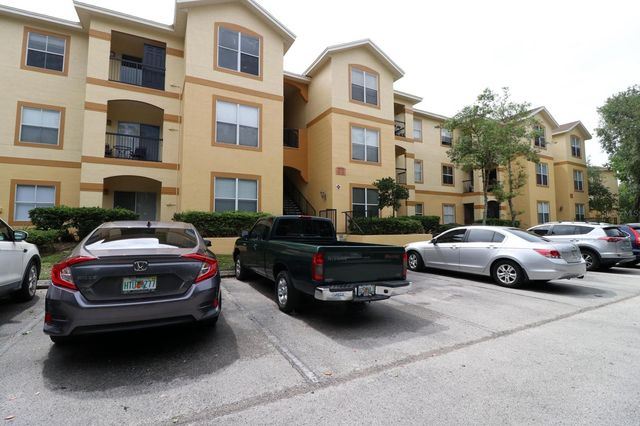 5610 PINNACLE HEIGHTS CIRCLE 107, Tampa, FL 33624