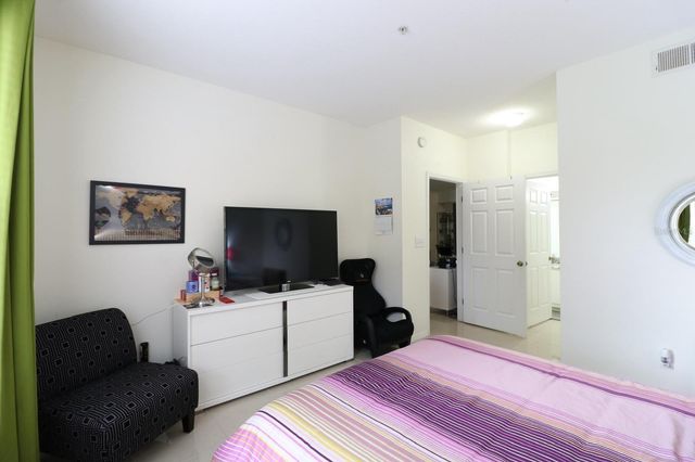 5610 PINNACLE HEIGHTS CIRCLE 107, Tampa, FL 33624