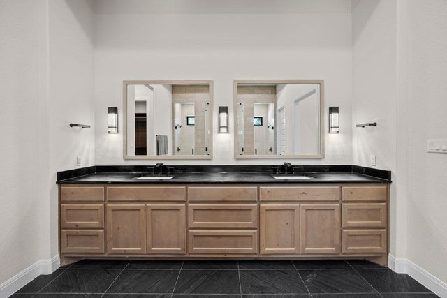 461 Crosswater LN, Dripping Springs, TX 78620