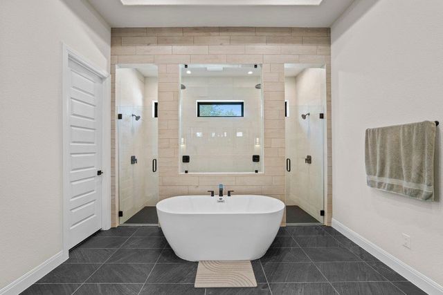 461 Crosswater LN, Dripping Springs, TX 78620