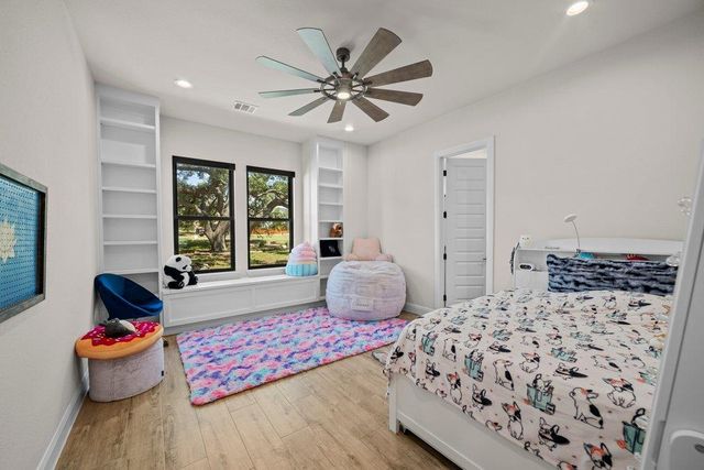 461 Crosswater LN, Dripping Springs, TX 78620