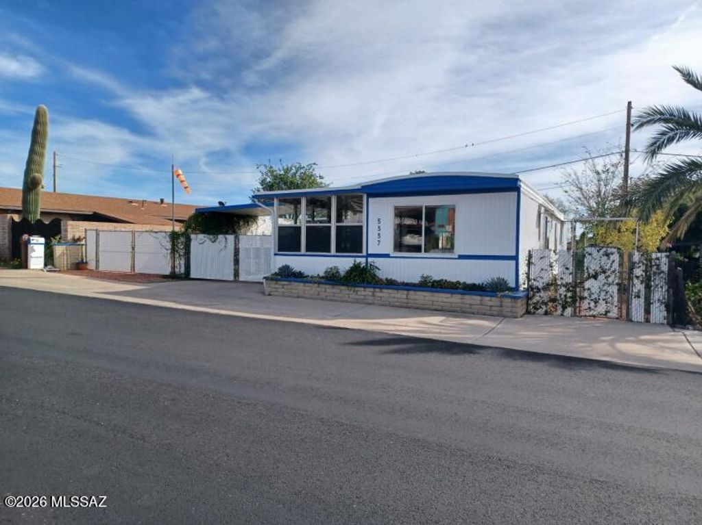 Image 1 of property listing at 5337 W Rafter Circle Street, Tucson, AZ 85713