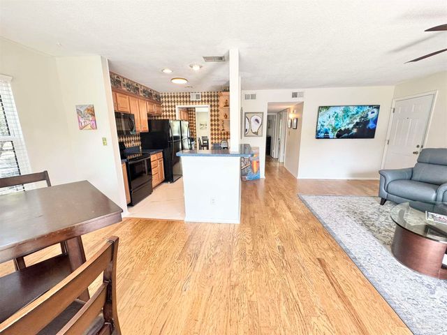 200 Pensacola Beach Rd J2, Gulf Breeze, FL 32561