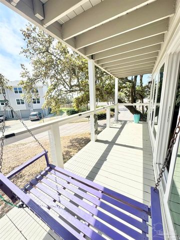 200 Pensacola Beach Rd J2, Gulf Breeze, FL 32561