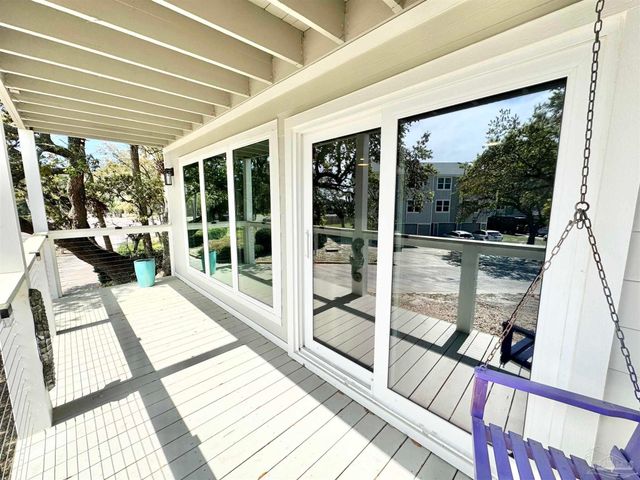 200 Pensacola Beach Rd J2, Gulf Breeze, FL 32561