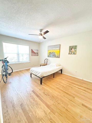 200 Pensacola Beach Rd J2, Gulf Breeze, FL 32561