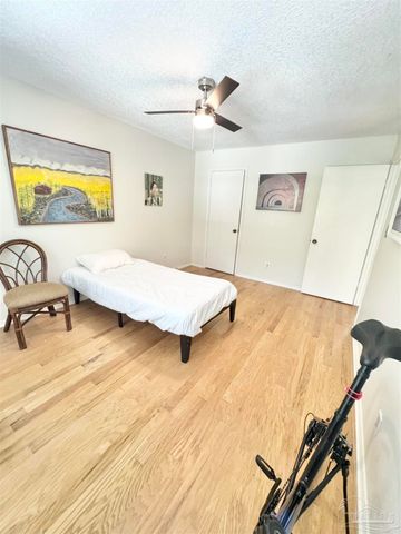 200 Pensacola Beach Rd J2, Gulf Breeze, FL 32561