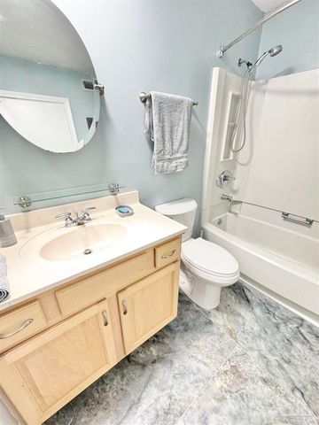 200 Pensacola Beach Rd J2, Gulf Breeze, FL 32561