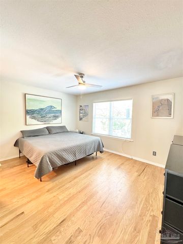 200 Pensacola Beach Rd J2, Gulf Breeze, FL 32561