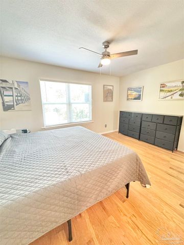 200 Pensacola Beach Rd J2, Gulf Breeze, FL 32561