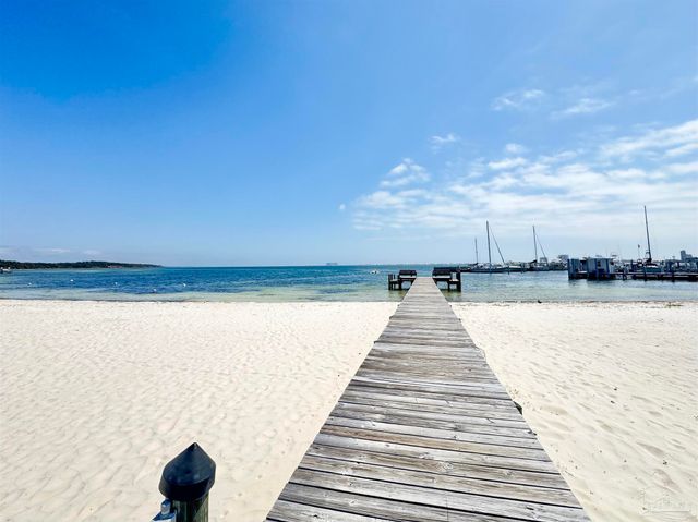 200 Pensacola Beach Rd J2, Gulf Breeze, FL 32561