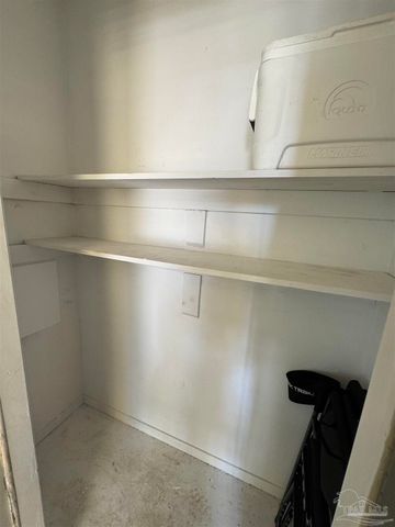 200 Pensacola Beach Rd J2, Gulf Breeze, FL 32561