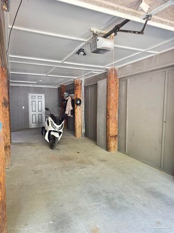 200 Pensacola Beach Rd J2, Gulf Breeze, FL 32561