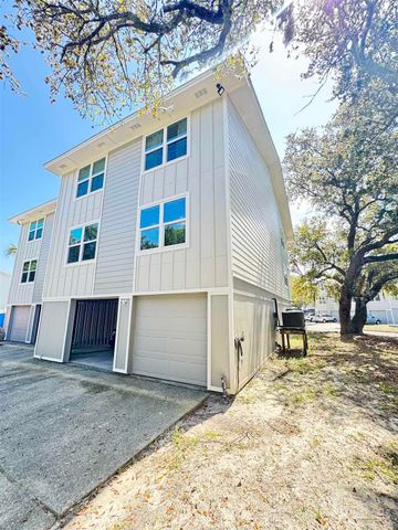 200 Pensacola Beach Rd J2, Gulf Breeze, FL 32561