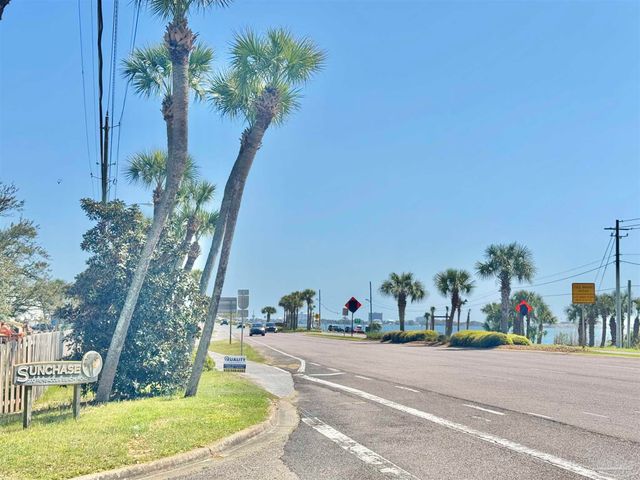 200 Pensacola Beach Rd J2, Gulf Breeze, FL 32561