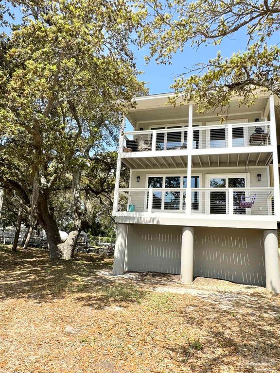 200 Pensacola Beach Rd J2, Gulf Breeze, FL 32561