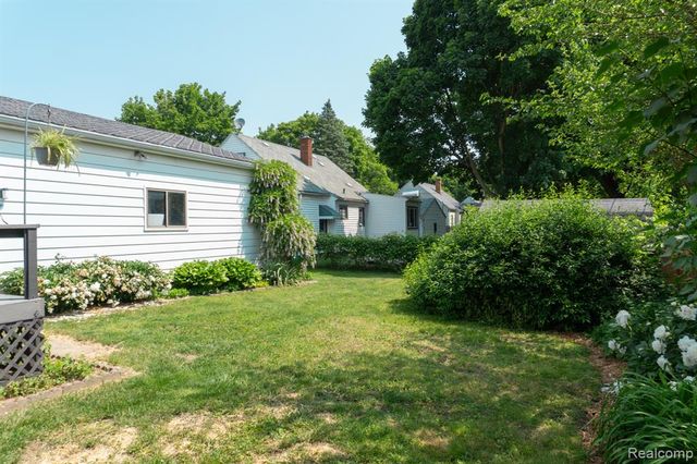 1247 Catalina Drive, Flint, MI 48507