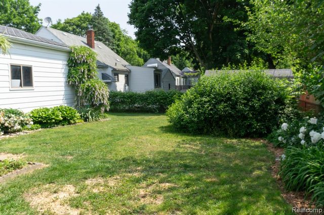 1247 Catalina Drive, Flint, MI 48507