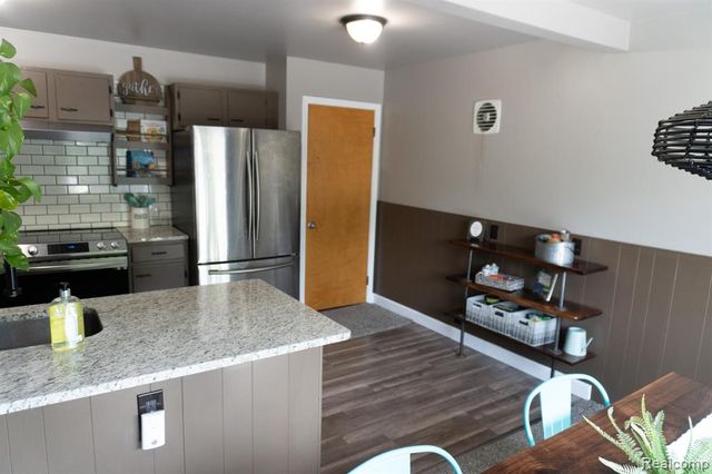 1247 Catalina Drive, Flint, MI 48507