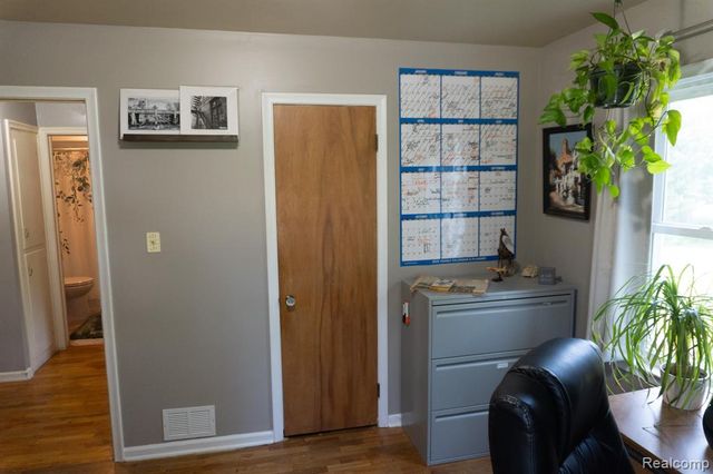 1247 Catalina Drive, Flint, MI 48507