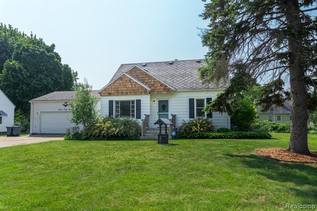 1247 Catalina Drive, Flint, MI 48507