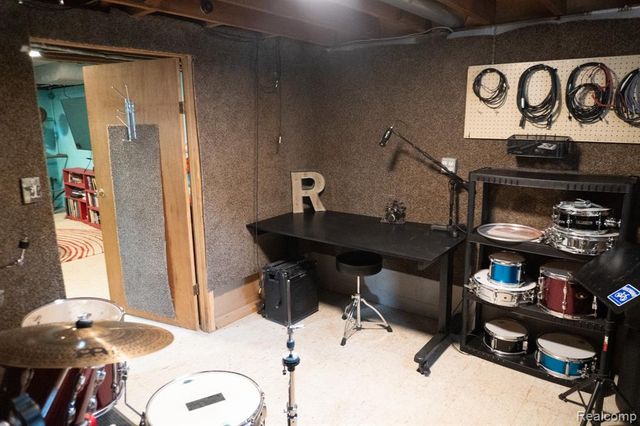 1247 Catalina Drive, Flint, MI 48507