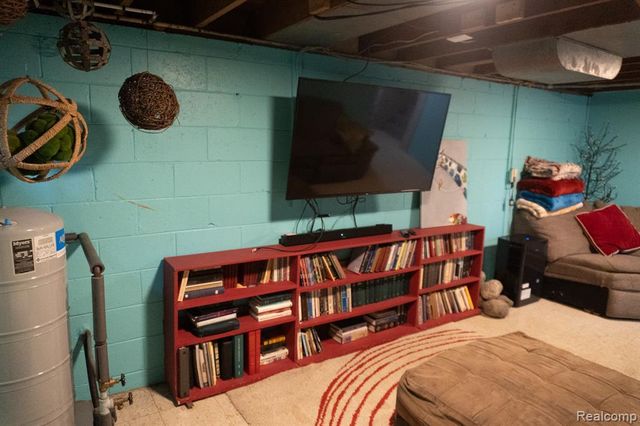 1247 Catalina Drive, Flint, MI 48507