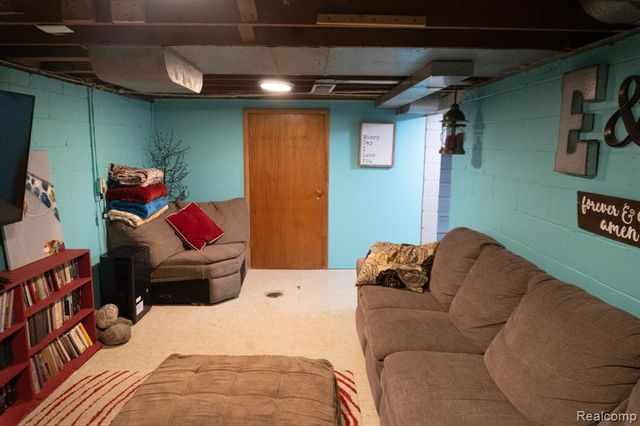 1247 Catalina Drive, Flint, MI 48507