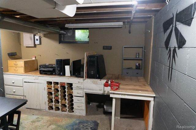 1247 Catalina Drive, Flint, MI 48507