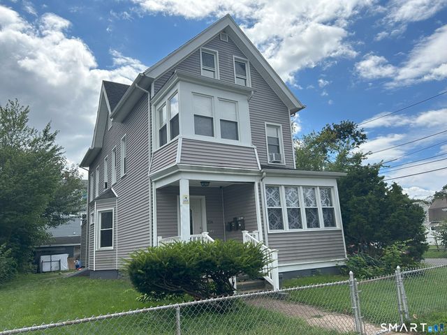 214 Blohm Street 3rd fl., West Haven, CT 06516