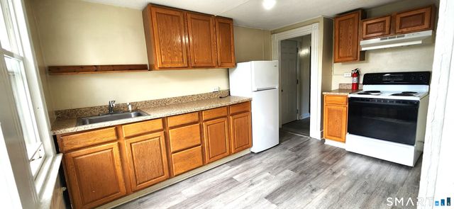 214 Blohm Street 3rd fl., West Haven, CT 06516