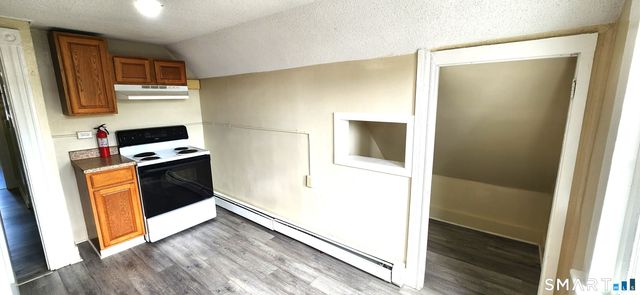 214 Blohm Street 3rd fl., West Haven, CT 06516