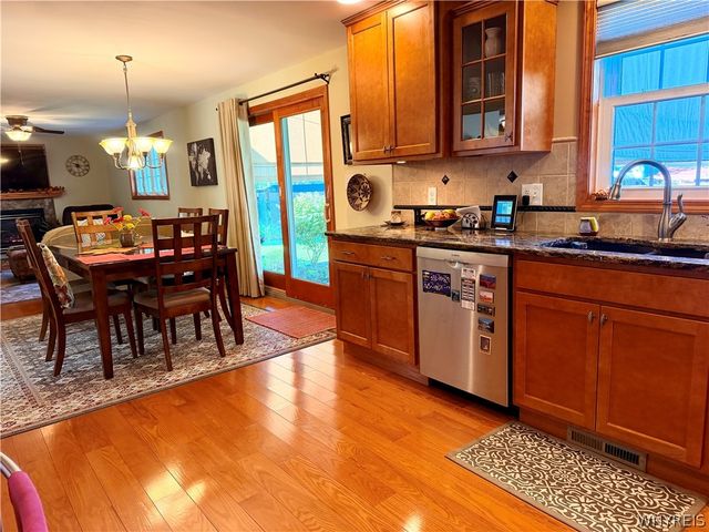 91 Roycroft Drive, West Seneca, NY 14224