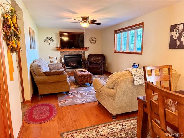 91 Roycroft Drive, West Seneca, NY 14224