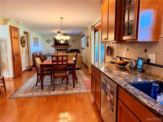 91 Roycroft Drive, West Seneca, NY 14224