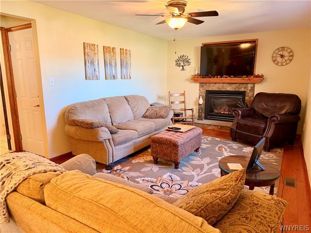 91 Roycroft Drive, West Seneca, NY 14224