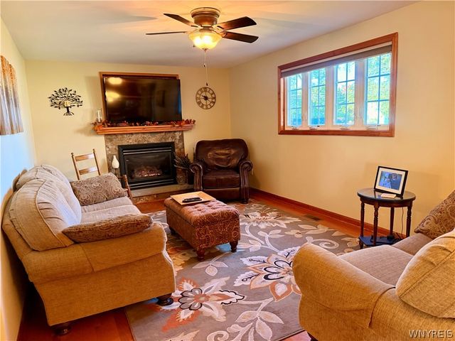 91 Roycroft Drive, West Seneca, NY 14224