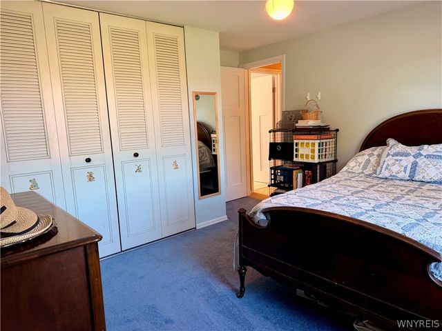 91 Roycroft Drive, West Seneca, NY 14224